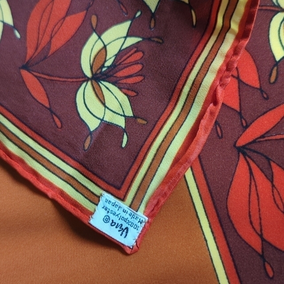 Vera Vintage Scarf Floral 100% Polyester Made in Japan Floral Fall Colors - Picture 7 of 8